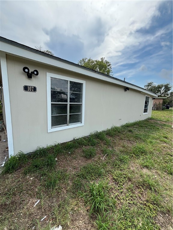 107 Huckleberry St Property Photo 2