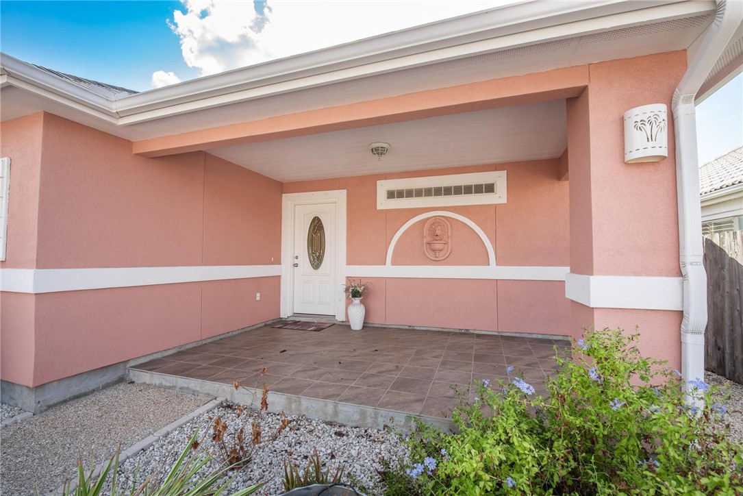 15834 Cuttysark St Property Photo 3