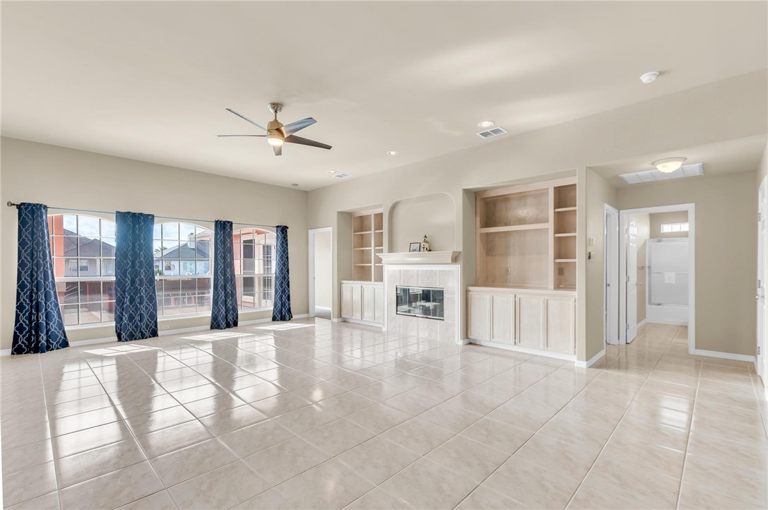15834 Cuttysark St Property Photo 6