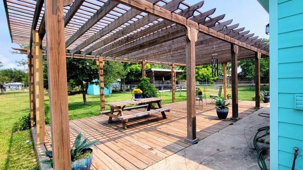 1118 Patton Street Property Photo 2