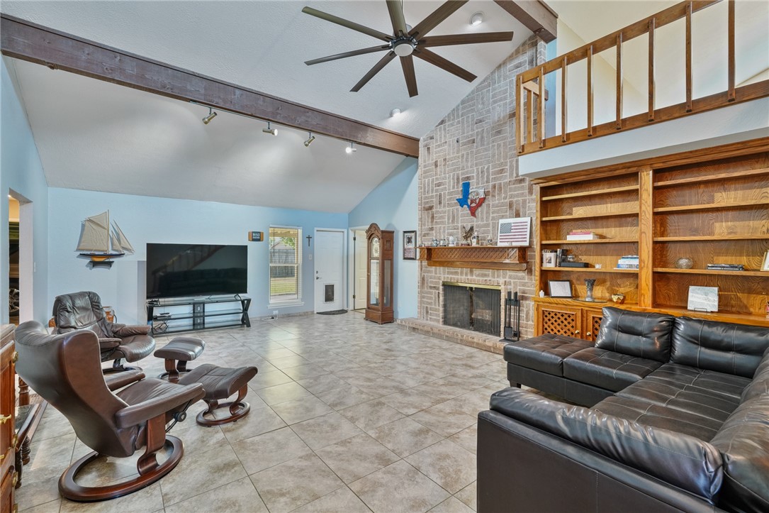 4602 Hogan Dr Property Photo 6