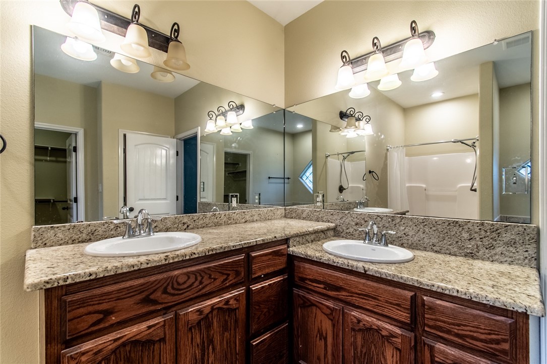 6738 Wall St Property Photo 15