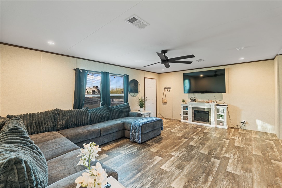 2360 Cr 2048 Property Photo 3