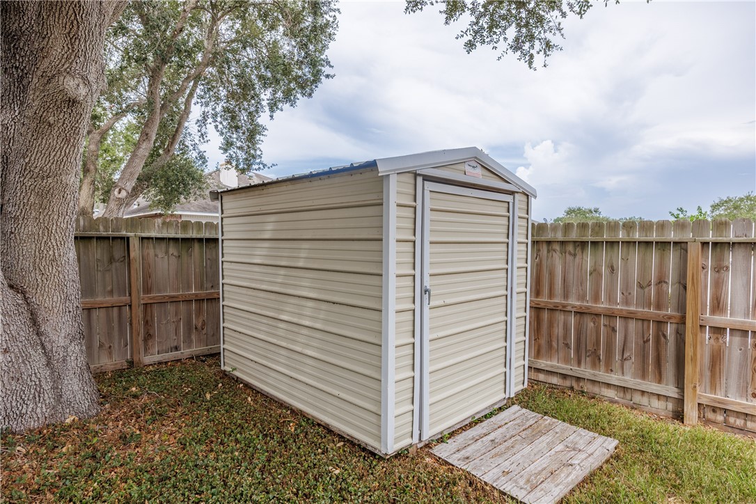 4550 Dandridge Dr Property Photo 32