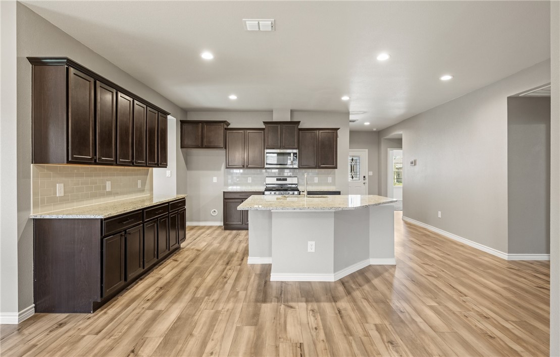 7321 Star Gazer Dr Property Photo 4