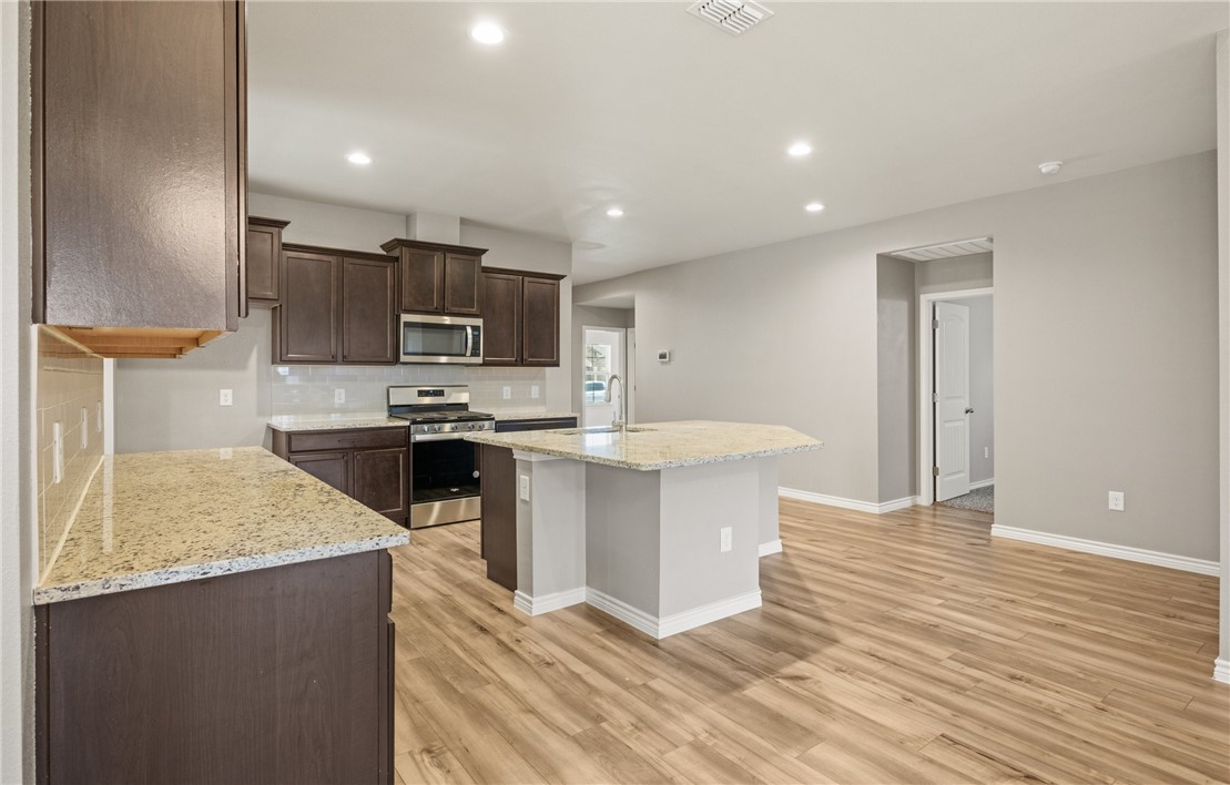 7321 Star Gazer Dr Property Photo 5