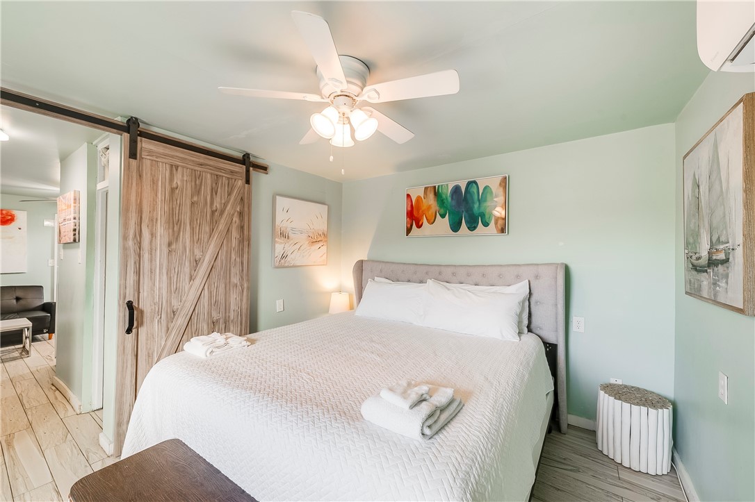 134 N Alister St 26 Property Photo 2