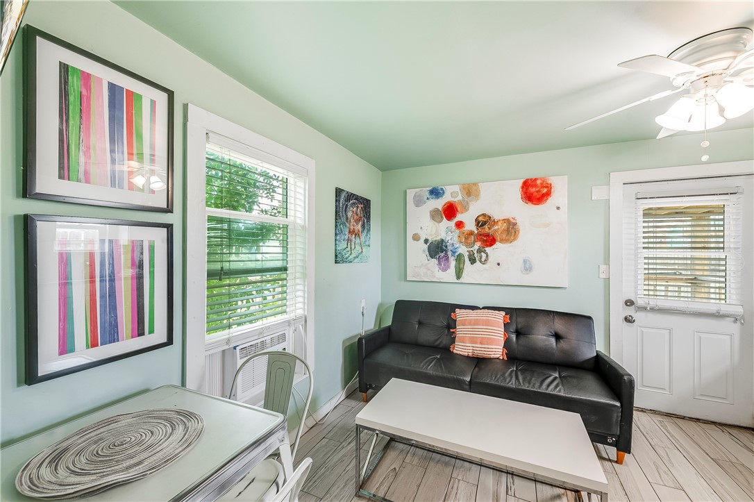 134 N Alister St 26 Property Photo 10