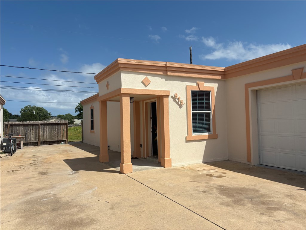 915 Flour Bluff Dr Property Photo 1