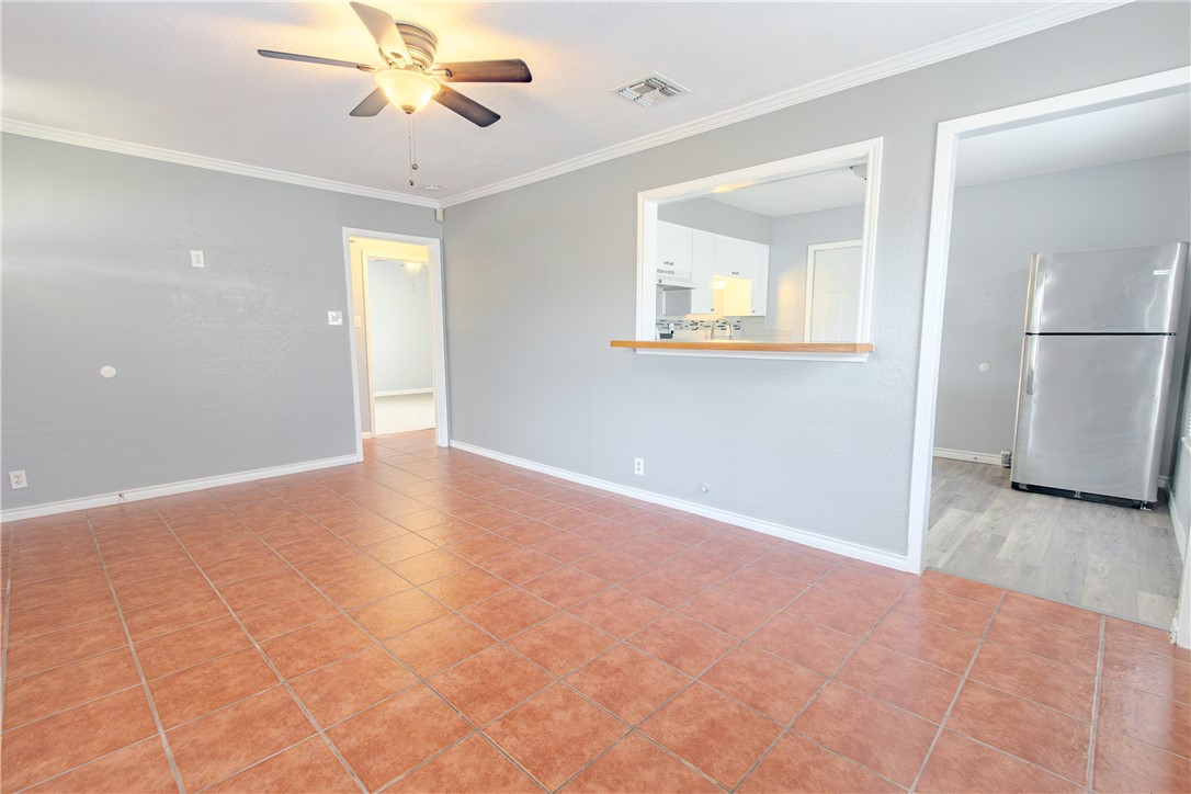 4325 Kirkwood Dr Property Photo 5