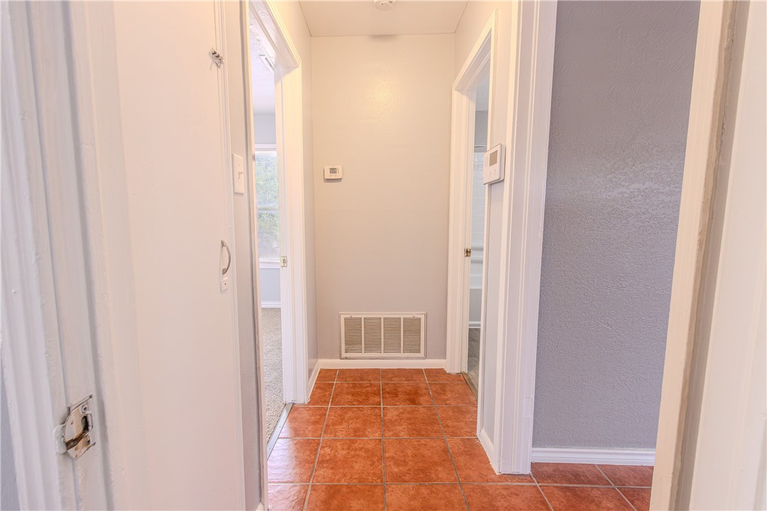 4325 Kirkwood Dr Property Photo 9