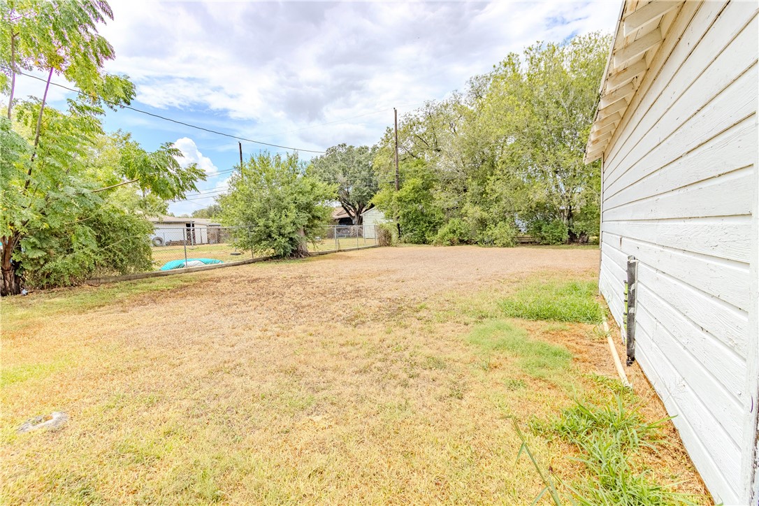 4325 Kirkwood Dr Property Photo 15