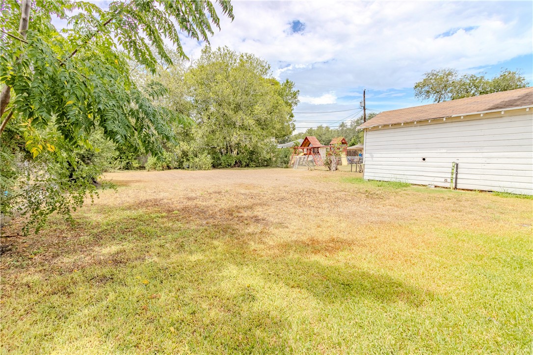 4325 Kirkwood Dr Property Photo 16