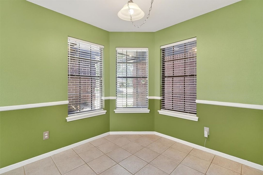 2205 Savoy St Property Photo 21