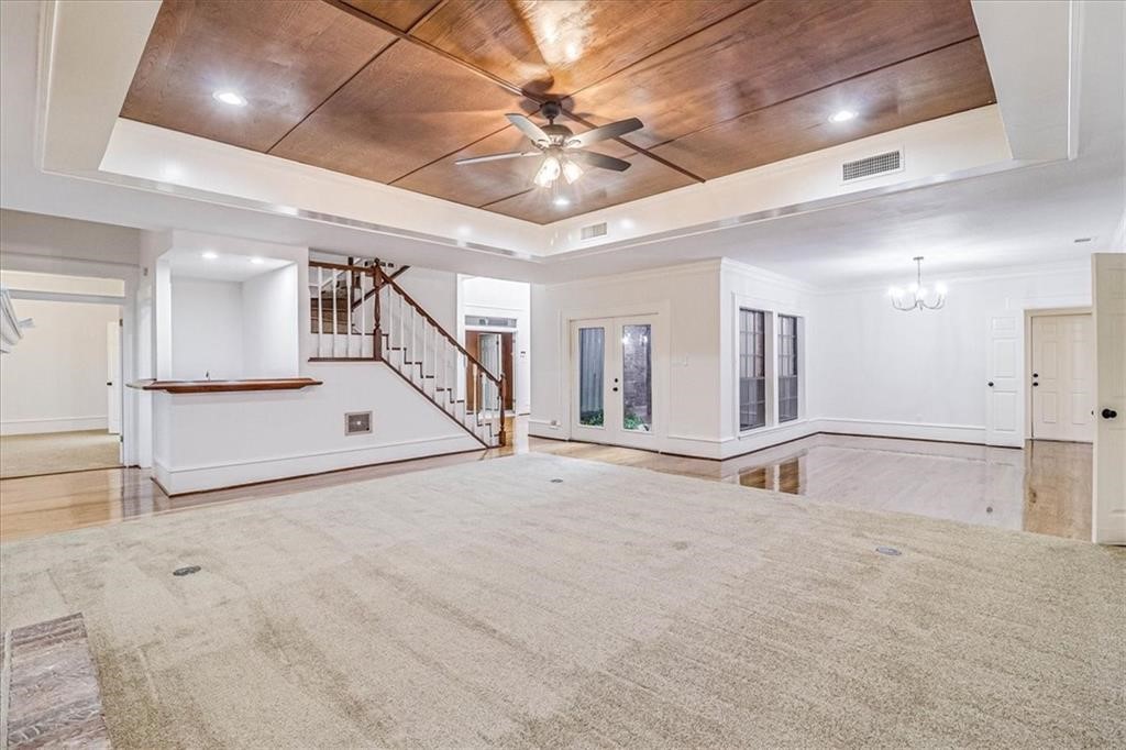 7865 Etienne Dr Property Photo 8