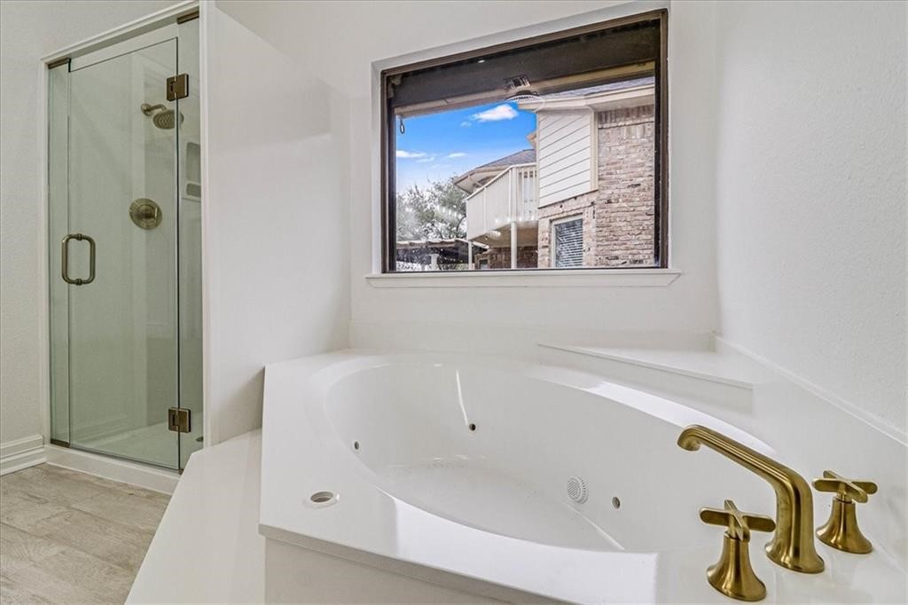 7865 Etienne Dr Property Photo 27