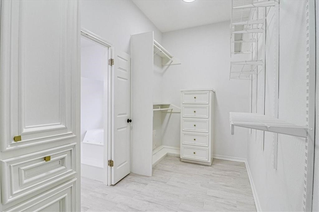 7865 Etienne Dr Property Photo 28