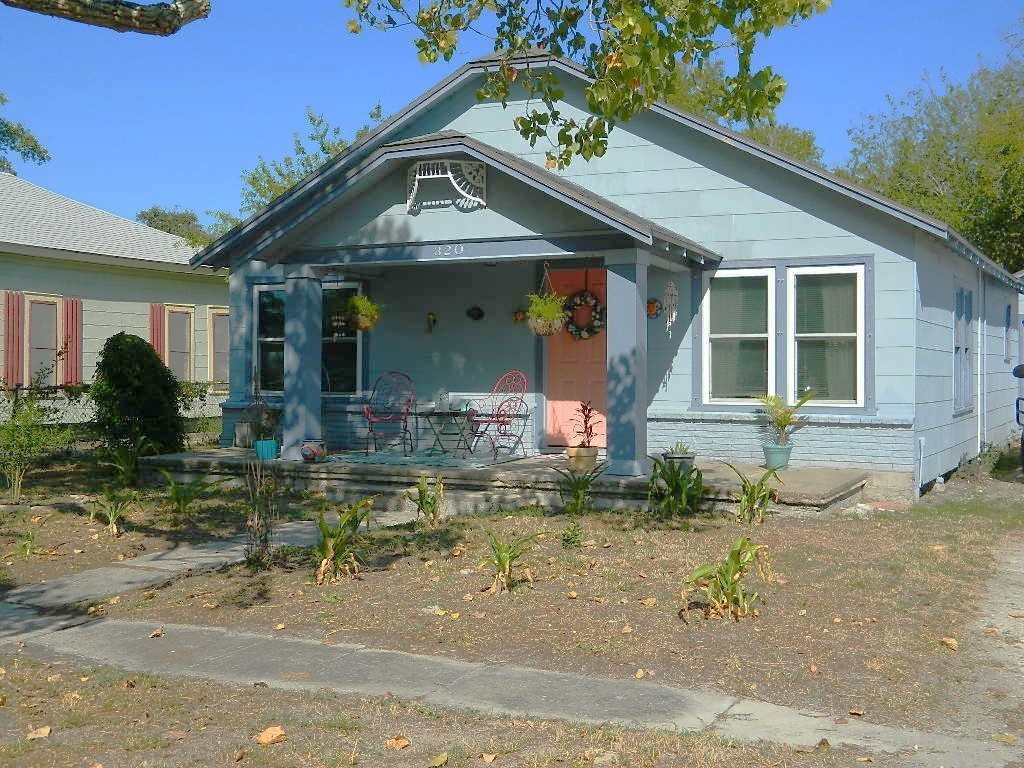320 S Lamont St Property Photo 1