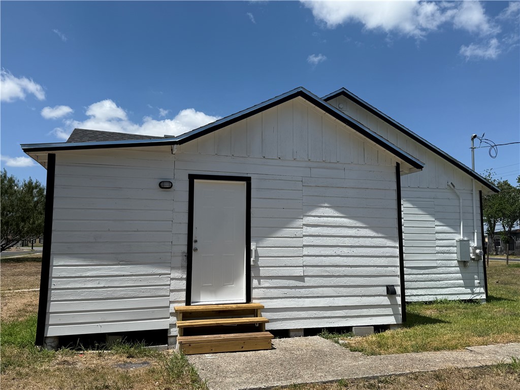 126 Fannin St Property Photo 2