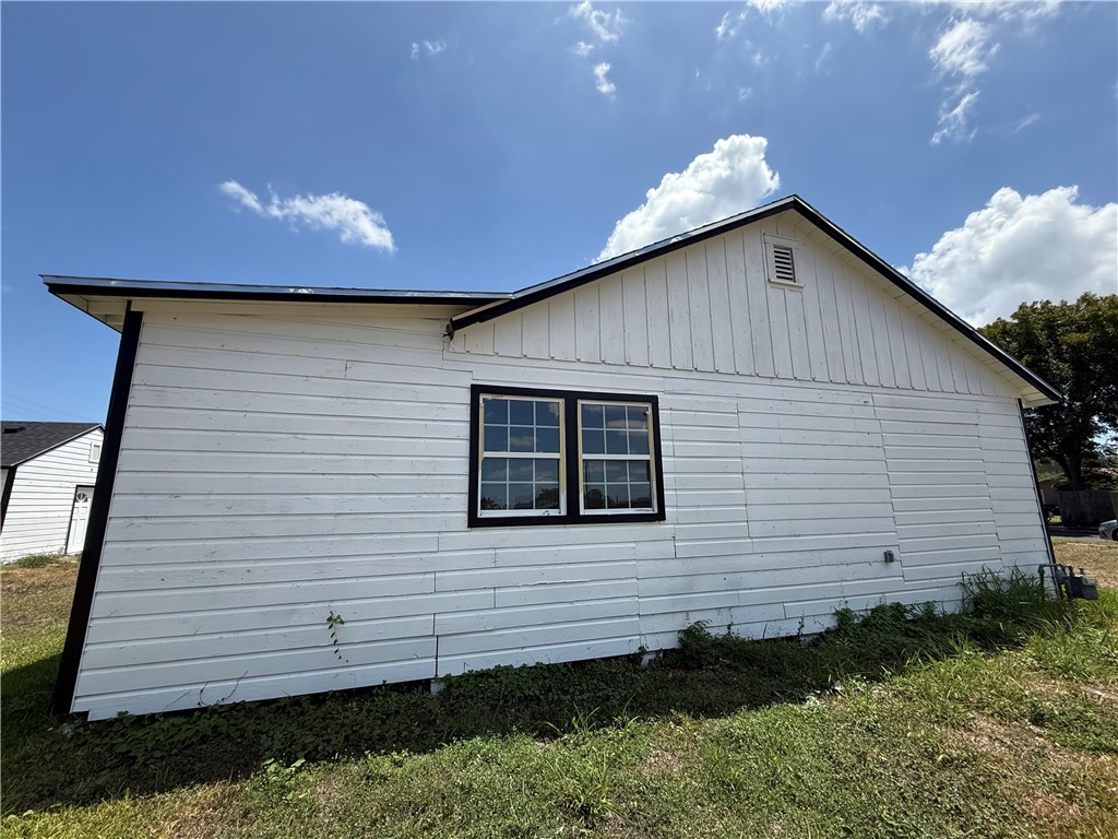 126 Fannin St Property Photo 4