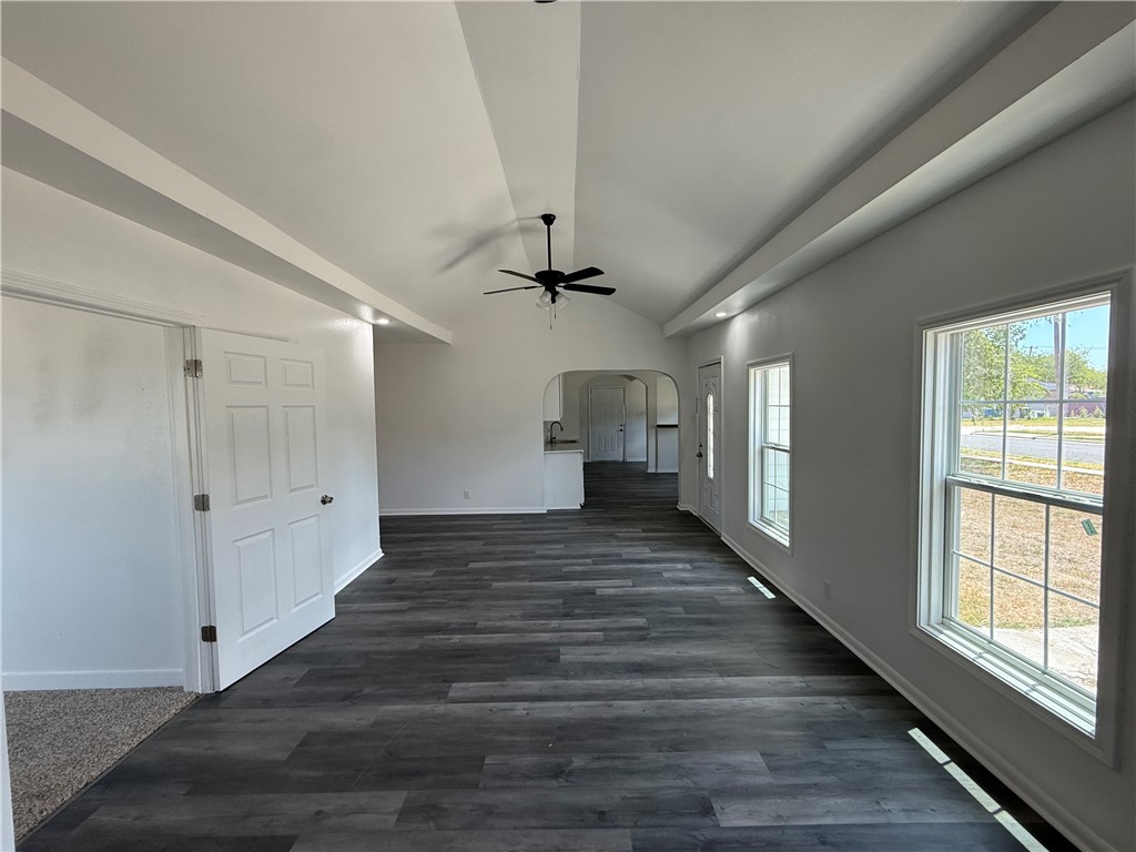 126 Fannin St Property Photo 12