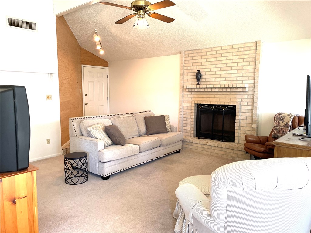 4610 Vail St Property Photo 4