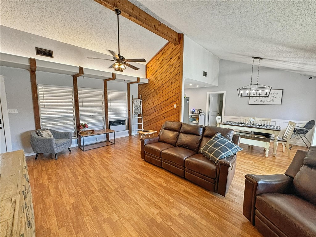 3505 Crestside Dr Property Photo 6