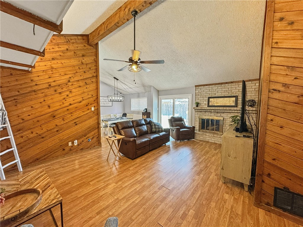 3505 Crestside Dr Property Photo 7