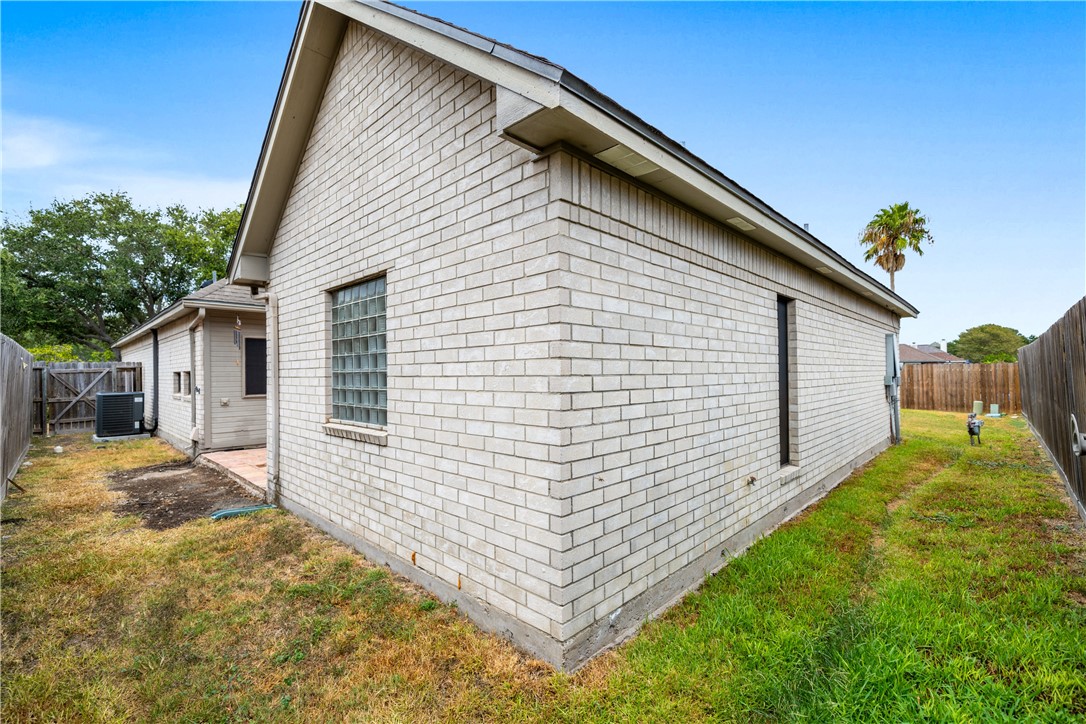 7534 Annemasse St Property Photo 33