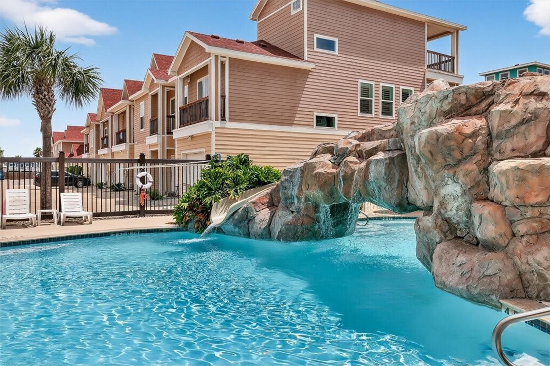 1813 S 11th St 102 Property Photo 2