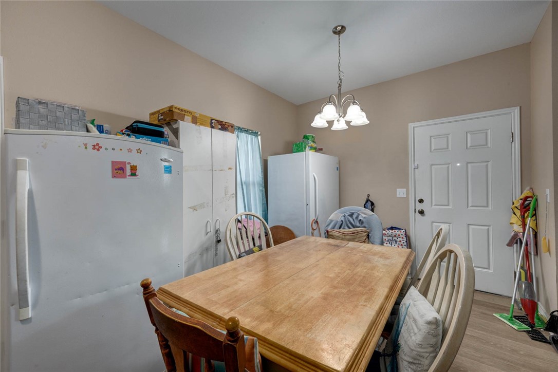 1609 W Manor Dr Property Photo 6