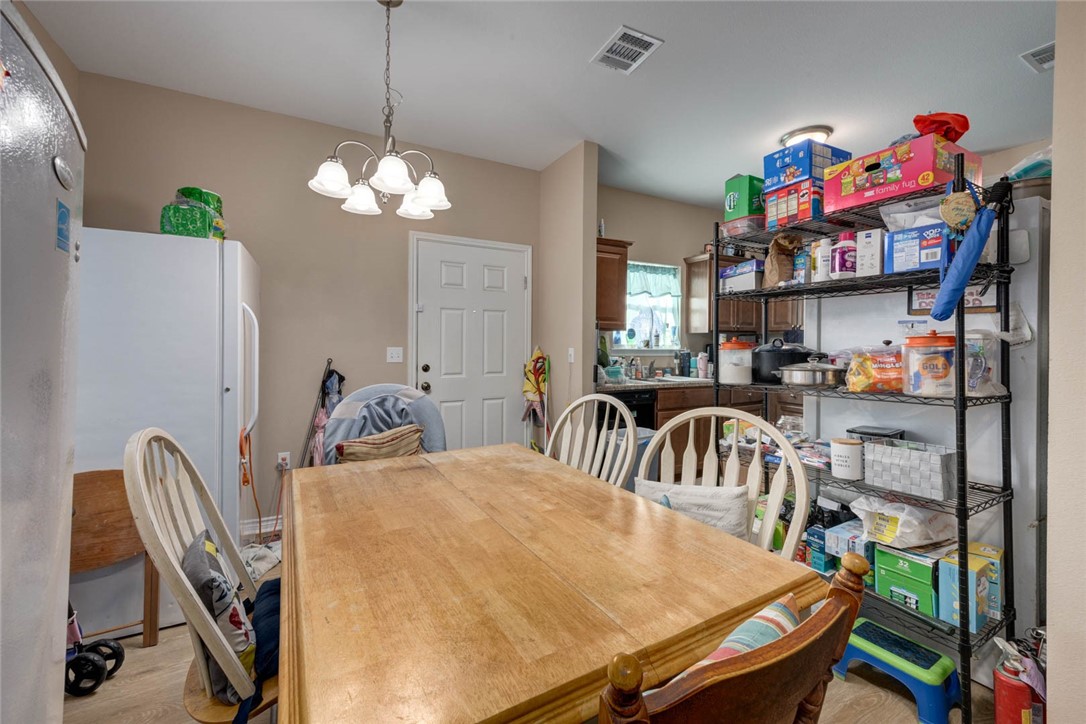 1609 W Manor Dr Property Photo 7