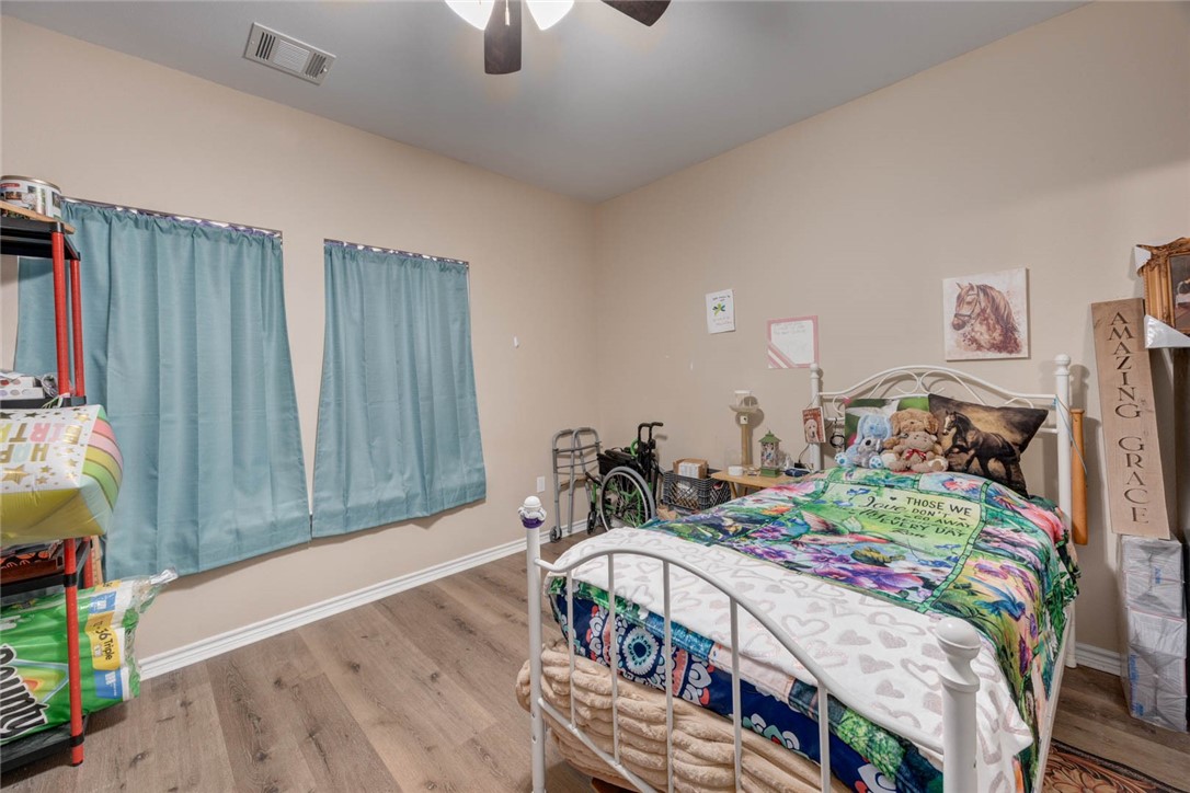 1609 W Manor Dr Property Photo 11