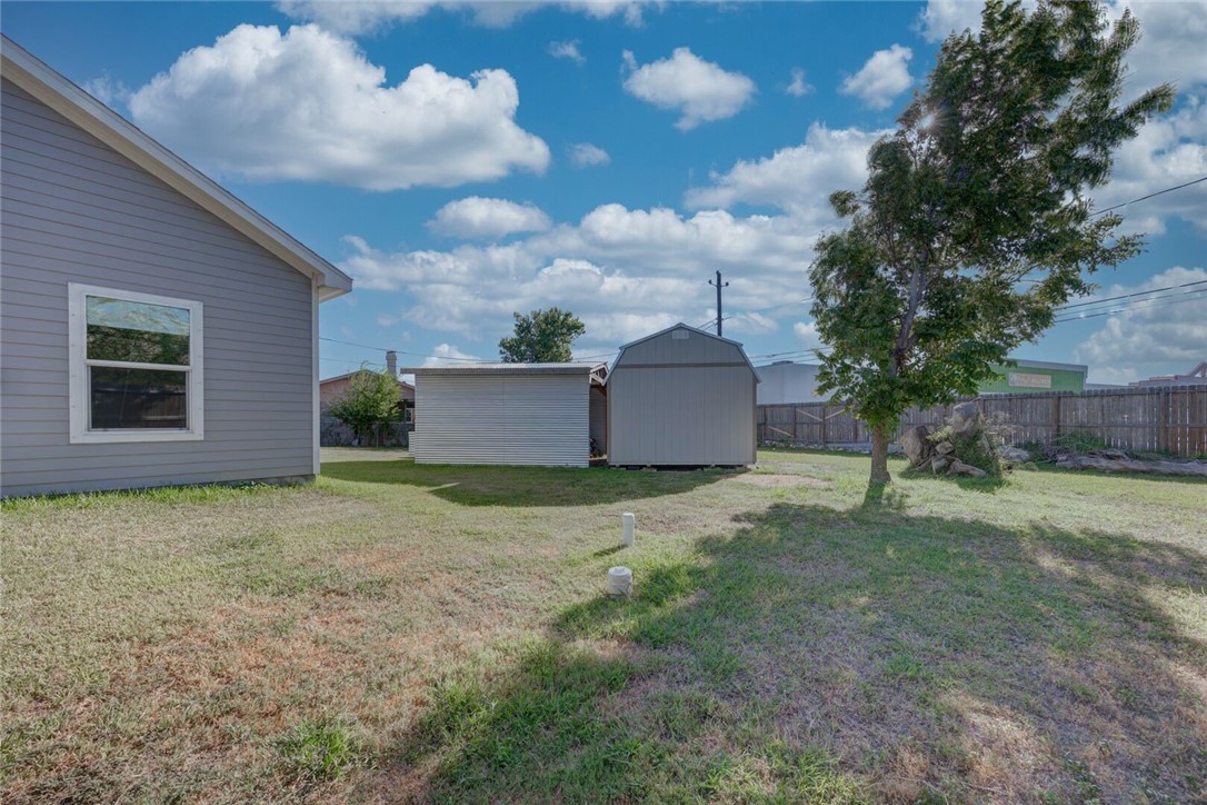 1609 W Manor Dr Property Photo 18