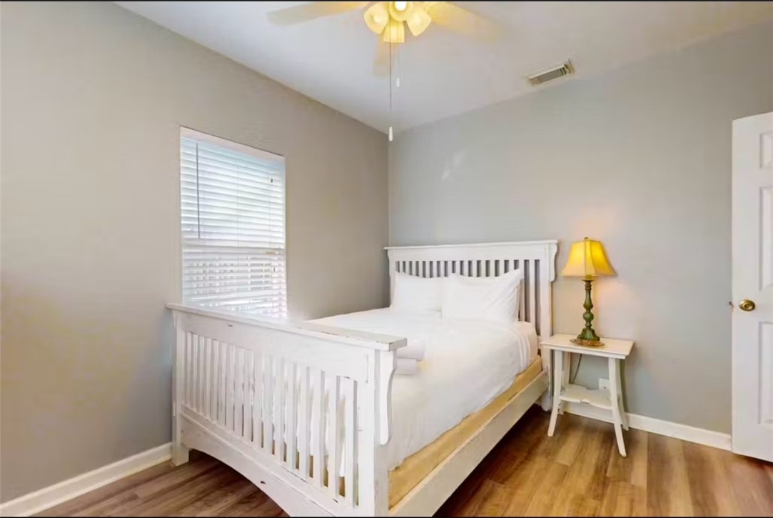 919 Elizabeth St Property Photo 5