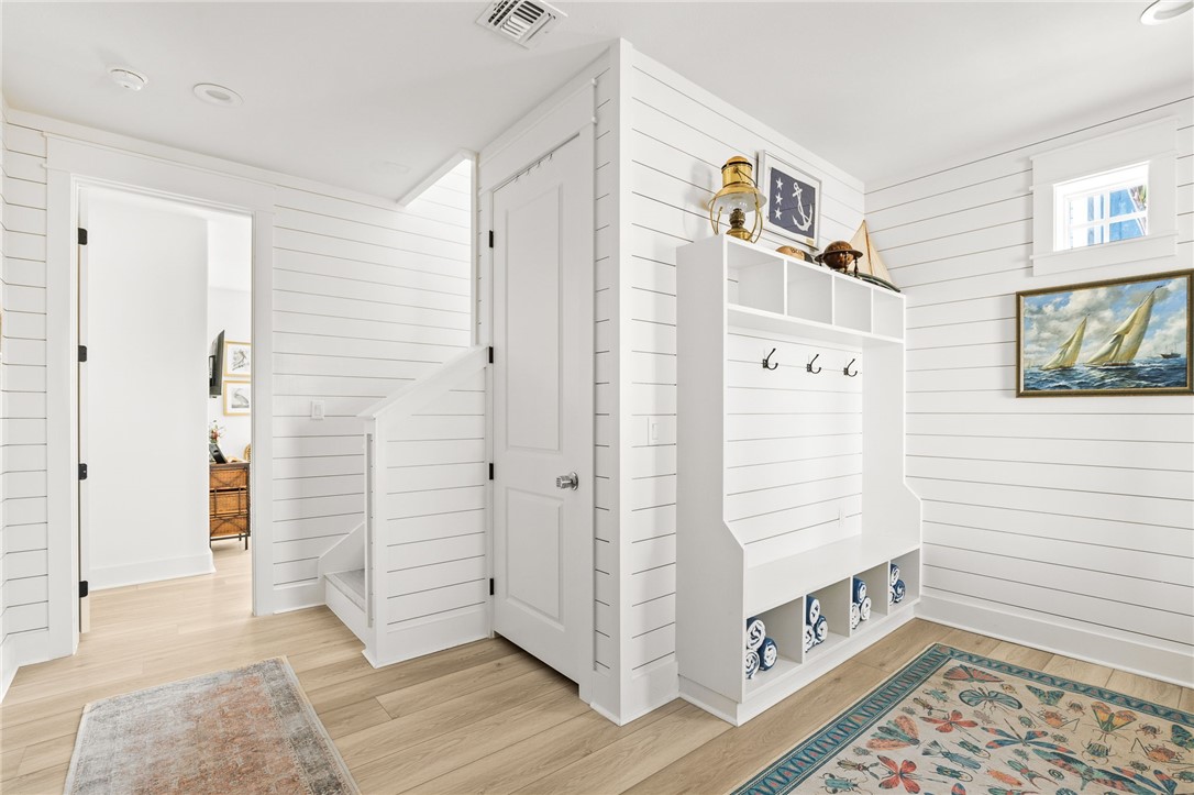 284 Sunrise Ave 4b Property Photo 6