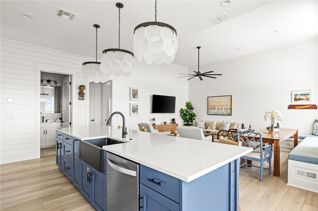 284 Sunrise Ave 4b Property Photo 13