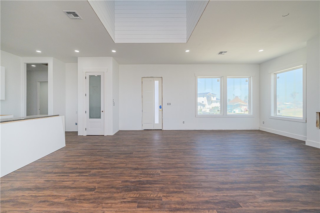 113 Port Saint Claire Property Photo 12