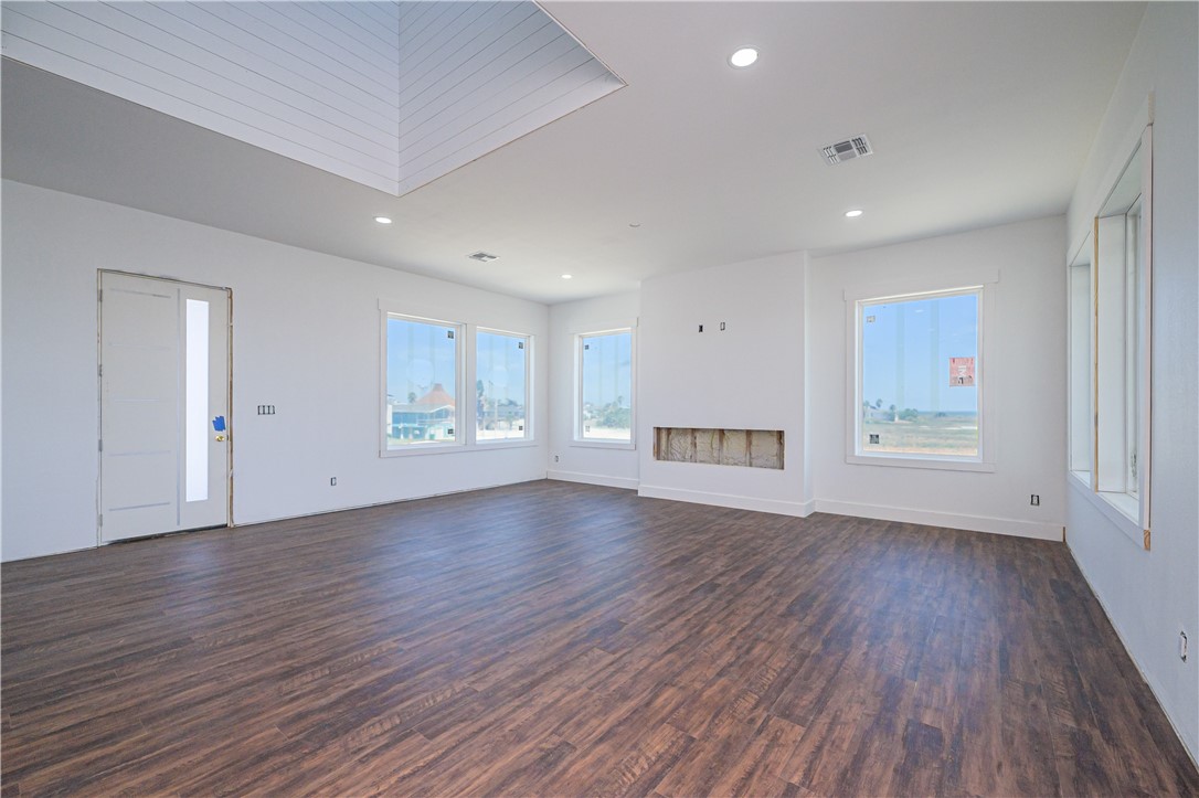 113 Port Saint Claire Property Photo 13