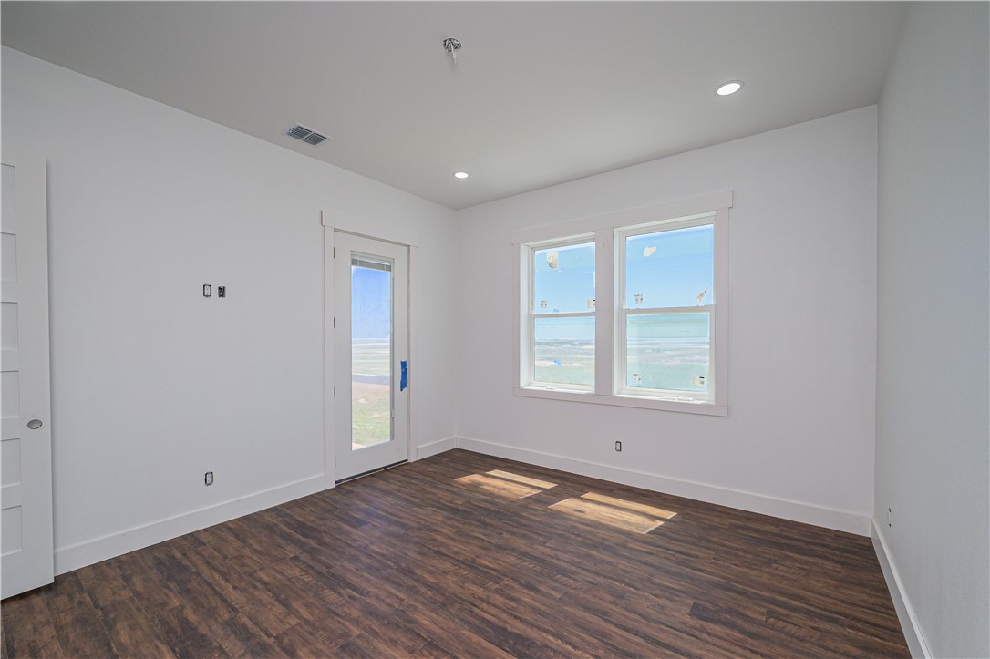 113 Port Saint Claire Property Photo 14