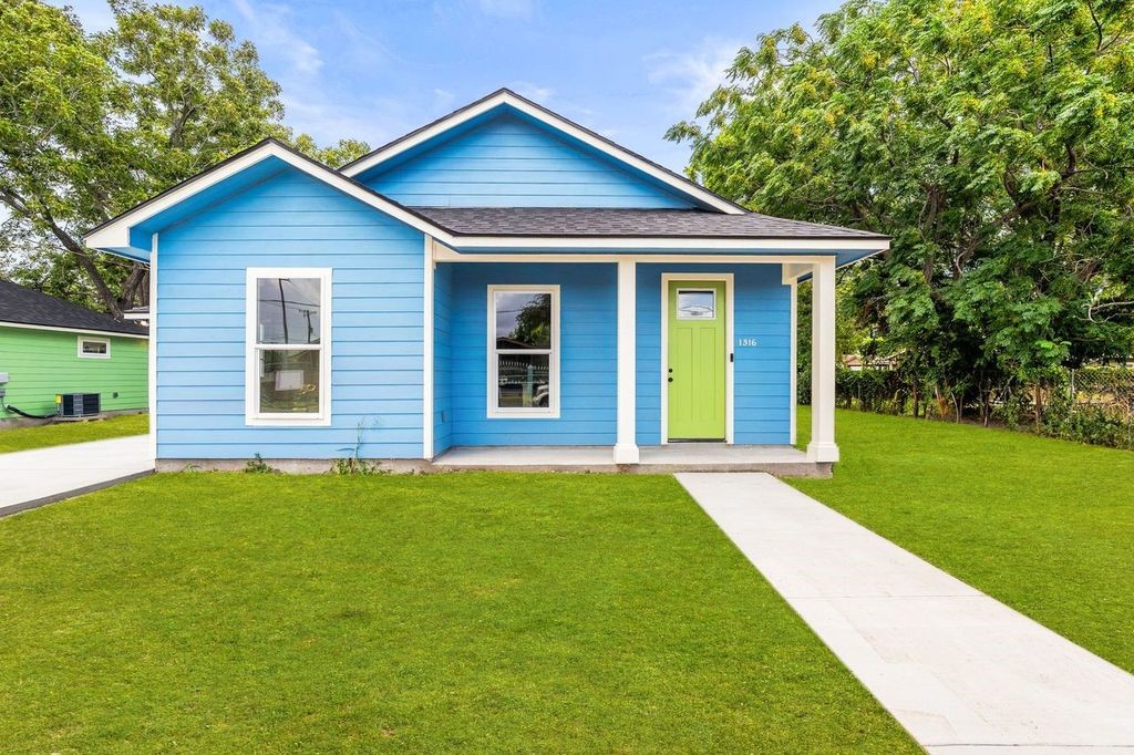 1316 Hancock Ave Property Photo 1