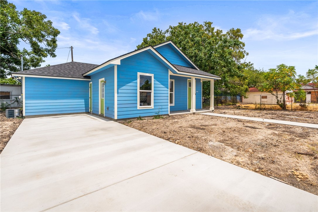 1316 Hancock Ave Property Photo 3