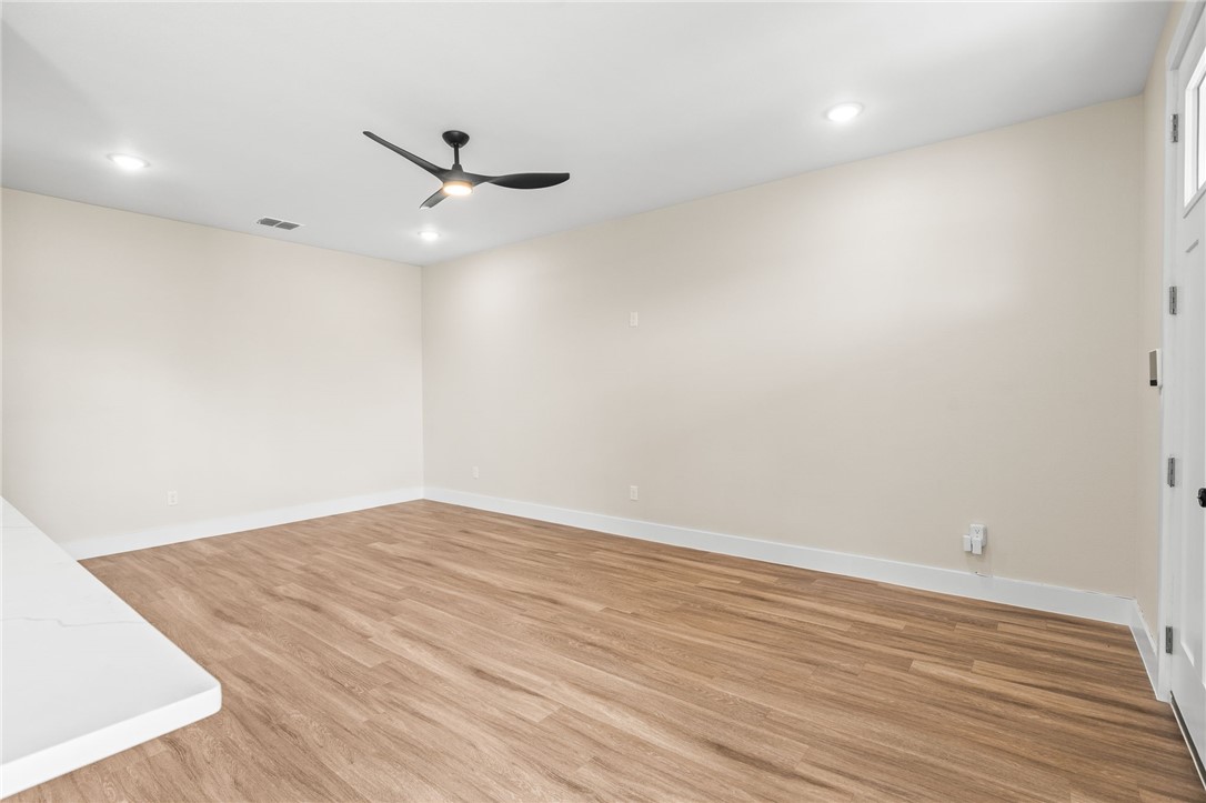 1316 Hancock Ave Property Photo 9