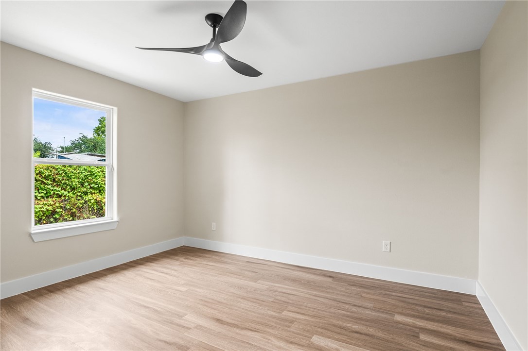 1316 Hancock Ave Property Photo 11