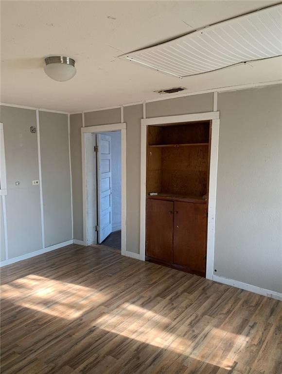 225 E Main St Property Photo 9