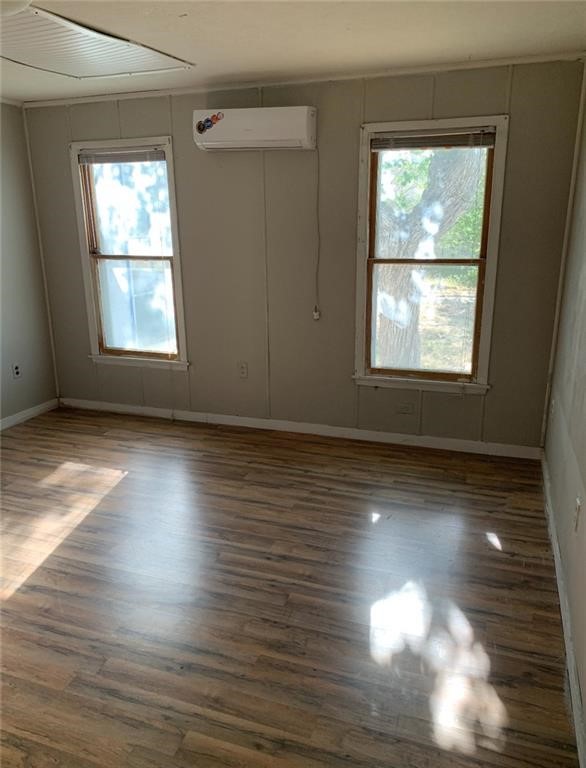 225 E Main St Property Photo 10