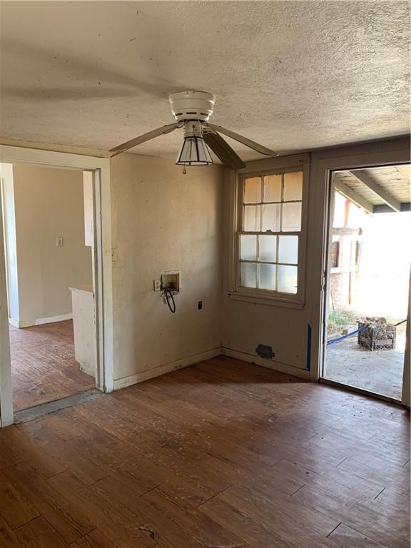 225 E Main St Property Photo 17