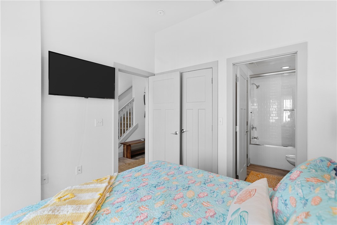 200 Piper Blvd B4 Property Photo 8