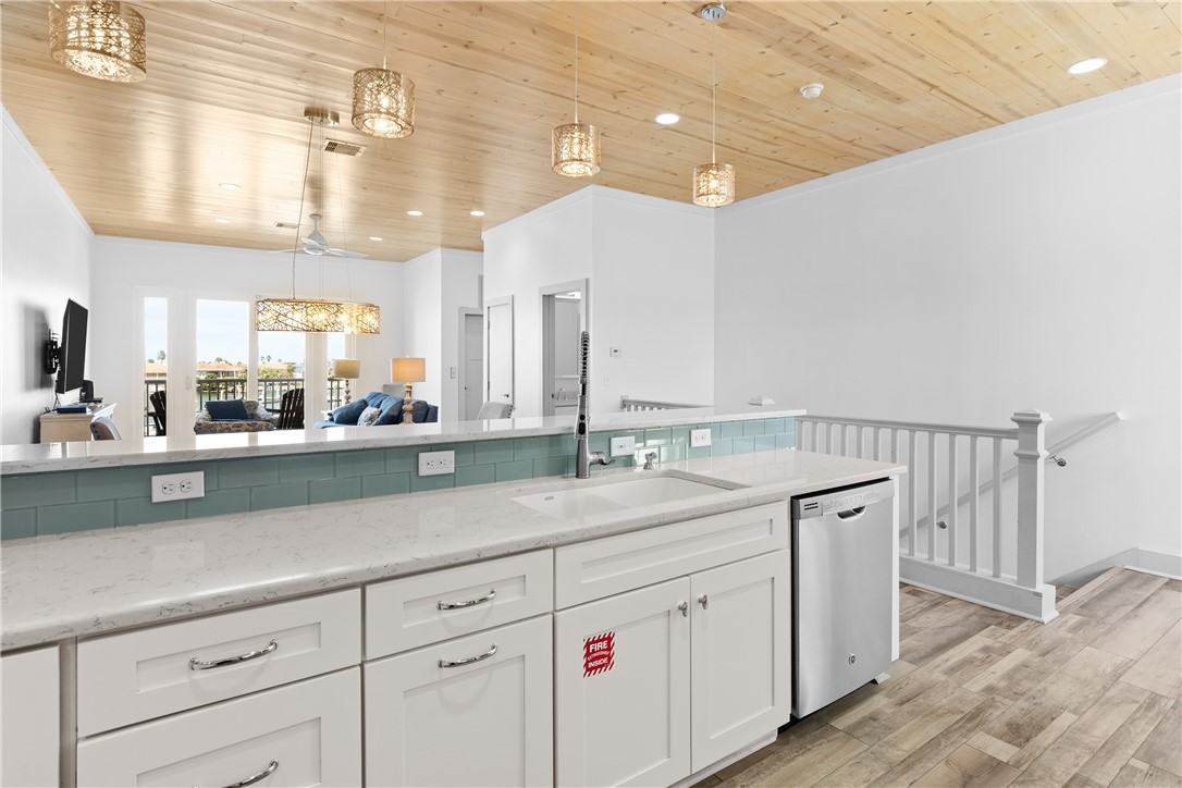 200 Piper Blvd B4 Property Photo 27