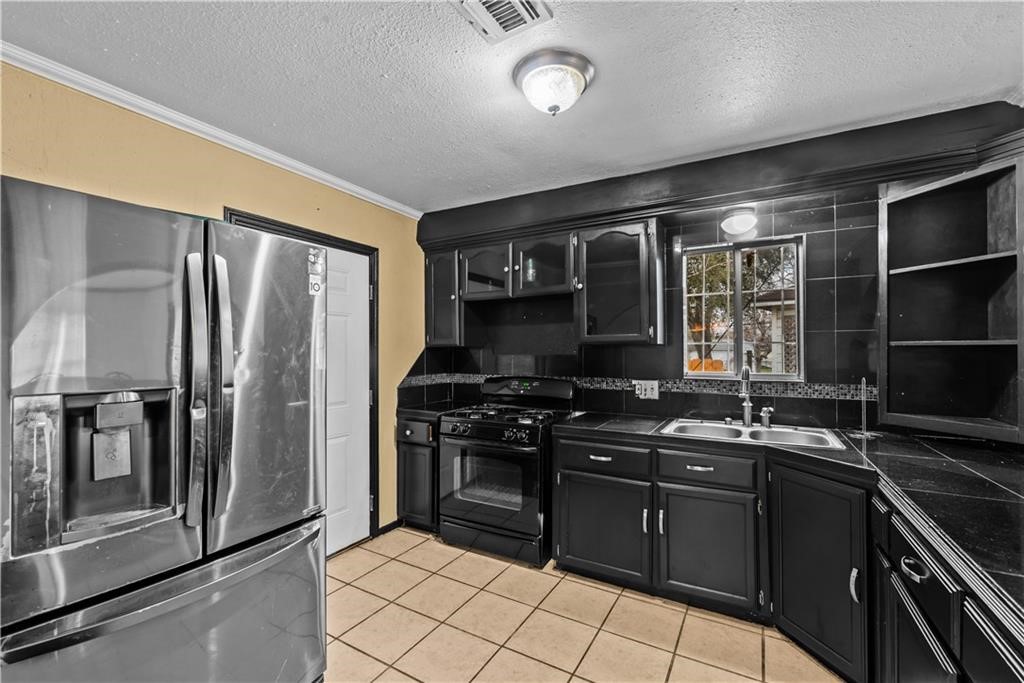 1541 Clodah Dr Property Photo 3